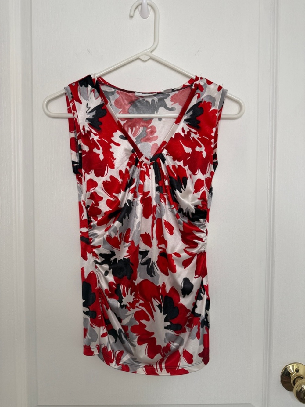 New York & Company Floral Sleeveless V-Neck Blouse